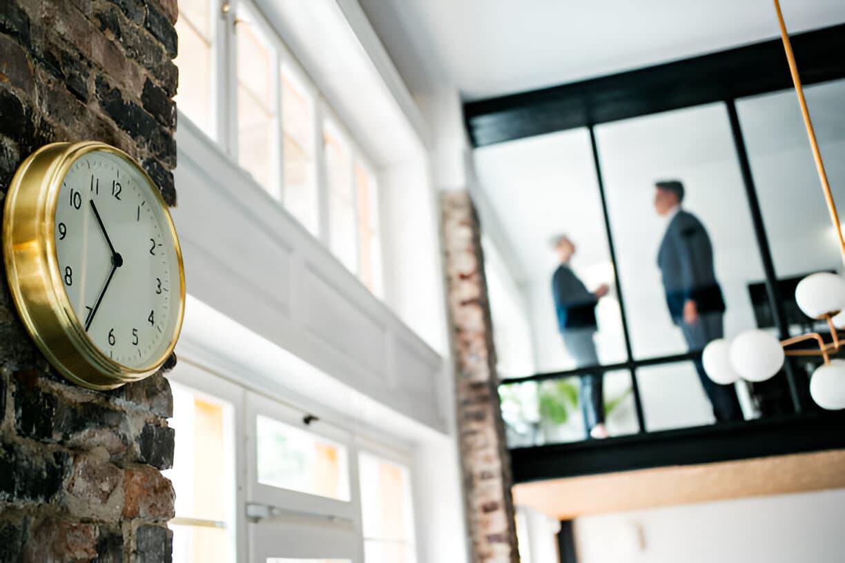 Benefícios do controle de ponto eletrônico para PMEs